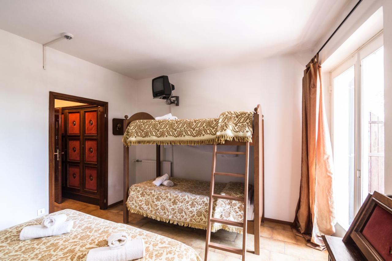 Hostel Il Pirata Cavareno Pokoj fotografie